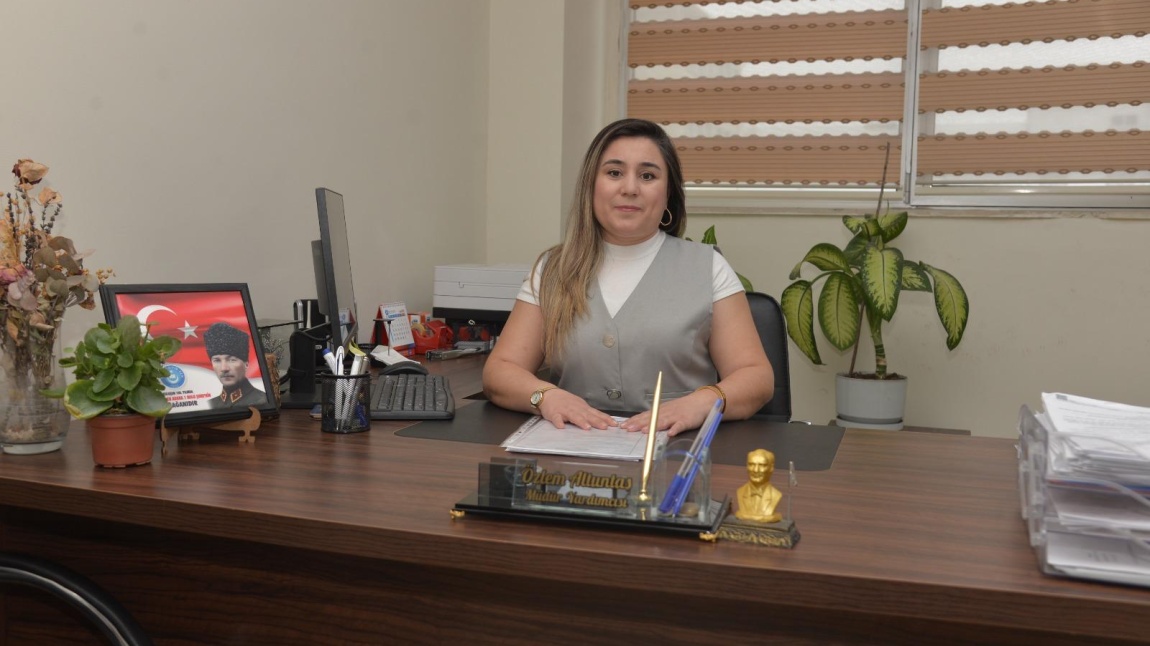 Özlem ALTUNTAŞ  - Müdür Yardımcısı